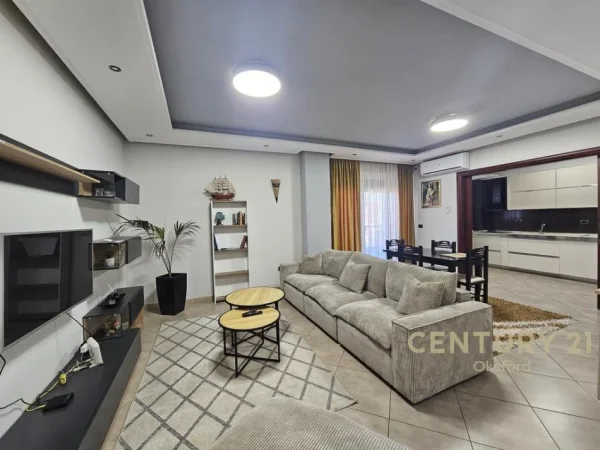 Tirane, jepet me qera apartament 3+1+Ballkon Kati 5, 159 m² 750 € 