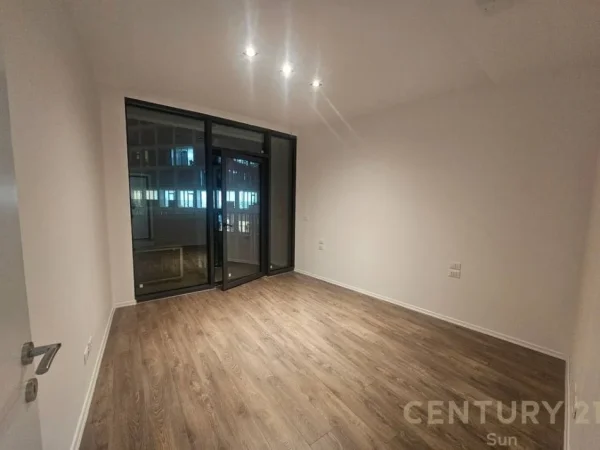 Tirane, jepet me qera zyre Kati 3, 70 m² 870 € (LAKE VIEW)