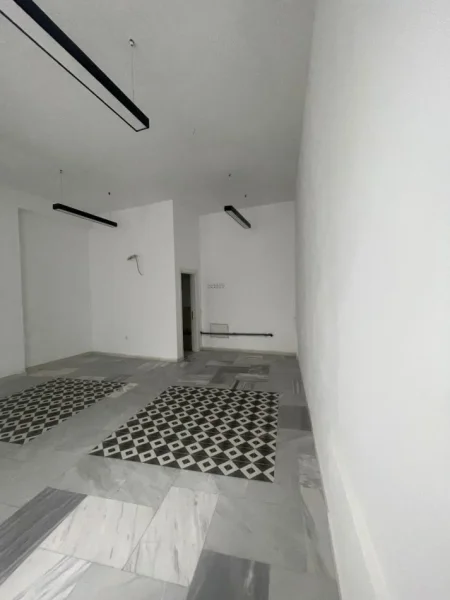 Tirane, jepet me qera dyqan Kati 0, 50 m² 400 € (Kodra e Diellit)