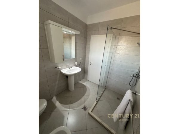 Tirane, jepet me qera apartament 2+1+Aneks+Ballkon Kati 8, 109 m² 1.300 € (Pazari i Ri)