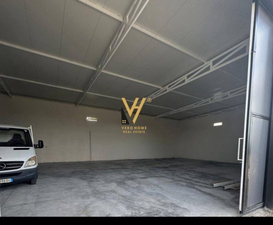 Tirane, jepet me qera magazine Kati 0, 340 m² 1.500 € (KAMEZ)