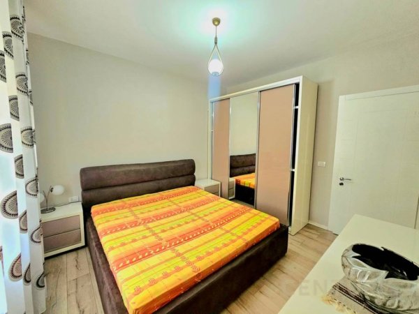 Tirane, jepet me qera apartament 2+1 Kati 2, 100 m² 800 € (Kopshti Botanik)