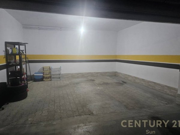 Tirane, jepet me qera apartament 2+1 Kati 2, 100 m² 800 € (Kopshti Botanik)