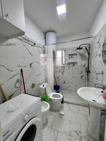 Pogradec, shitet apartament 2+1+Ballkon Kati 8, 109 m² 135.000 € (Pogradec)