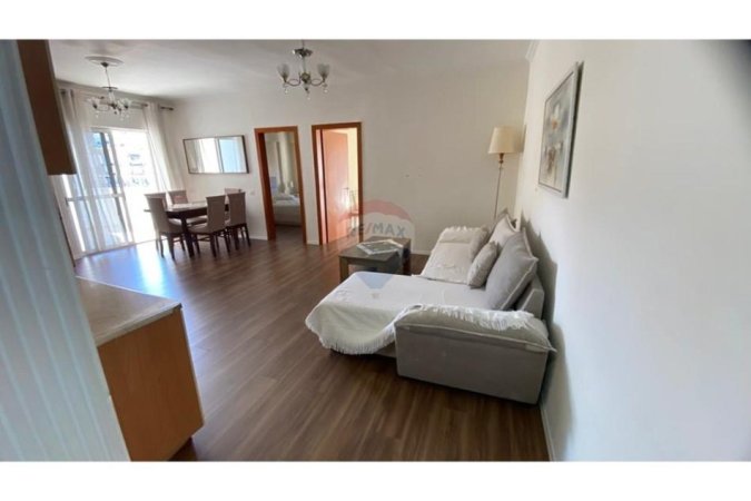Tirane, jepet me qera apartament 2+1 Kati 7, 101 m² 700 € 