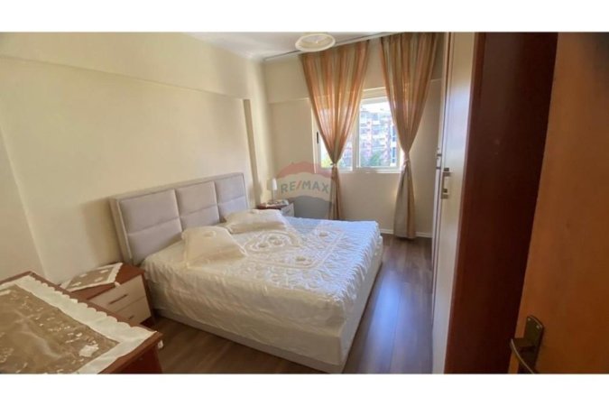 Tirane, jepet me qera apartament 2+1 Kati 7, 101 m² 700 € 