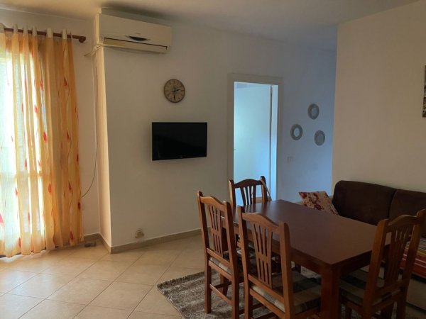 Tirane, jepet me qera apartament 2+1+Ballkon Kati 2, 450 €