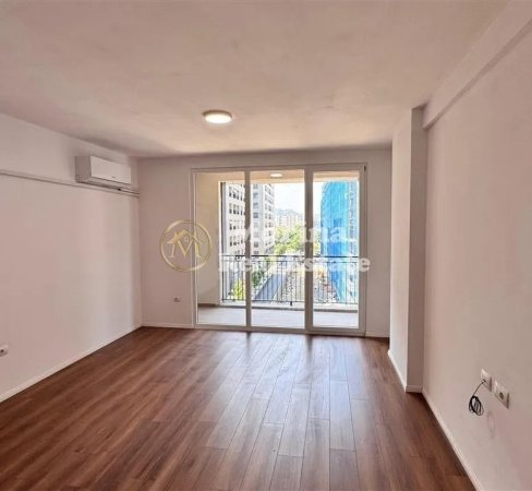 Tirane, jepet me qera apartament 2+1 Kati 3, 120 m² 700 € (Fusha Aviacionit)