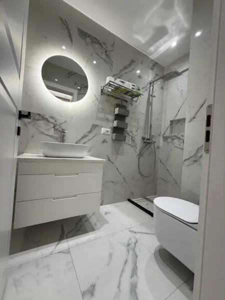 Tirane, jepet me qera apartament 2+1+Ballkon Kati 13, 112 m² 800 € (Rr. Arben Broci te kthesa e Kamzes)