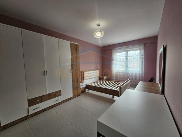 Tirane, jepet me qera apartament 2+1 Kati 4, 100 m² 700 € (Rruga e Barrikadave, Tiranë.)