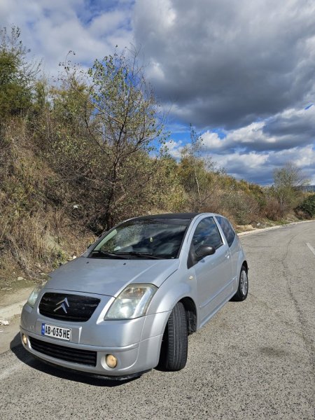 Tirane, shitet makine CITROEN C2 Benzin+Gaz, gri metalizato manuale Kondicioner 180.000 km 2.300 €