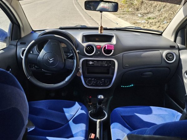 Tirane, shitet makine CITROEN C2 Benzin+Gaz, gri metalizato manuale Kondicioner 180.000 km 2.300 €
