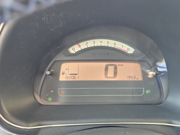 Tirane, shitet makine CITROEN C2 Benzin+Gaz, gri metalizato manuale Kondicioner 180.000 km 2.300 €