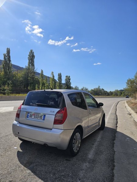 Tirane, shitet makine CITROEN C2 Benzin+Gaz, gri metalizato manuale Kondicioner 180.000 km 2.300 €