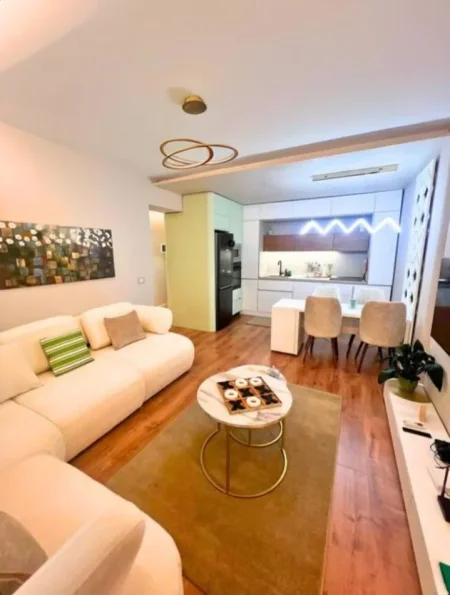 Tirane, jepet me qera apartament 1+1+Ballkon Kati 2, 71 m² 1.100 € (BLLOKU)