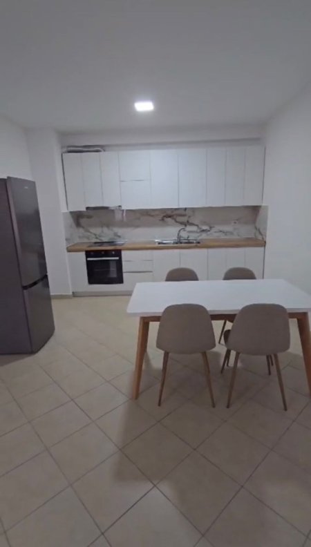 jepet me qera 3+1+Ballkon Kati 3, 120 m² 600 € (Don Bosko, pranë Viva Market)