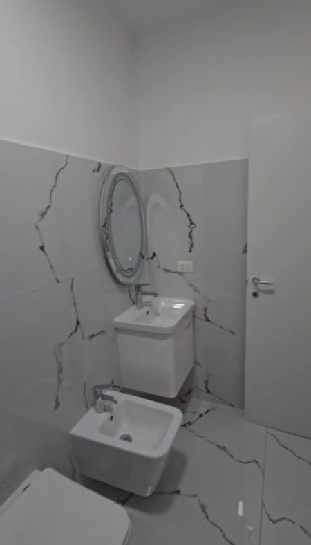 jepet me qera 3+1+Ballkon Kati 3, 120 m² 600 € (Don Bosko, pranë Viva Market)