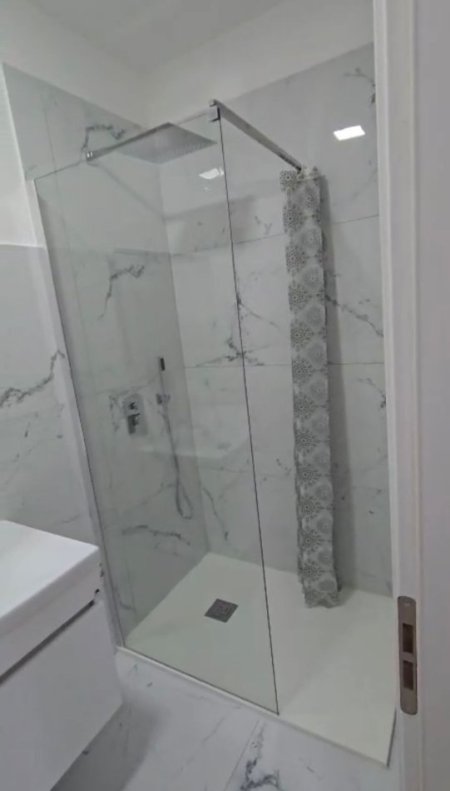 jepet me qera 3+1+Ballkon Kati 3, 120 m² 600 € (Don Bosko, pranë Viva Market)