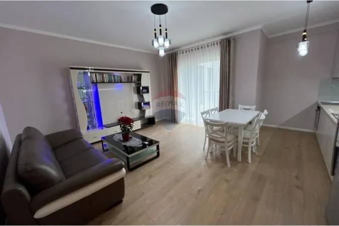 Tirane, jepet me qera apartament 1+1 Kati 3, 73 m² 600 € (Rruga Siri Kodra)