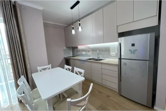 Tirane, jepet me qera apartament 1+1 Kati 3, 73 m² 600 € (Rruga Siri Kodra)