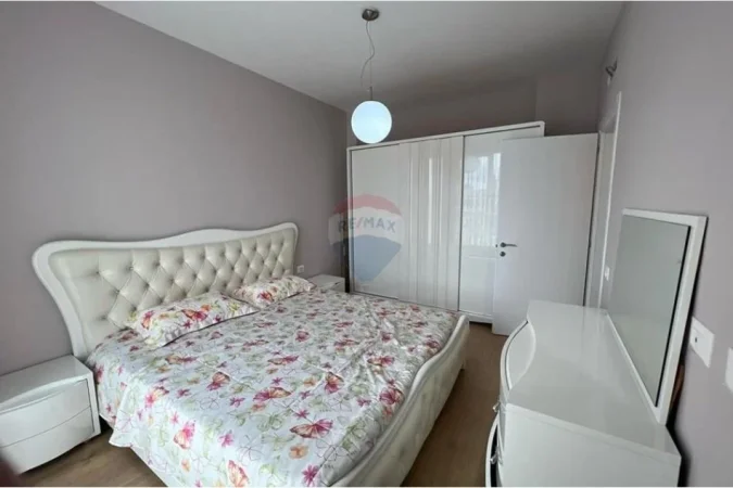 Tirane, jepet me qera apartament 1+1 Kati 3, 73 m² 600 € (Rruga Siri Kodra)