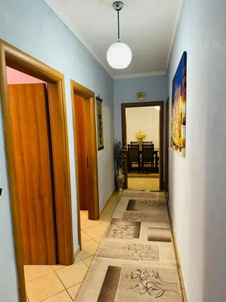 Tirane, jepet me qera apartament 2+1 Kati 3, 120 m² 550 € (Astir)