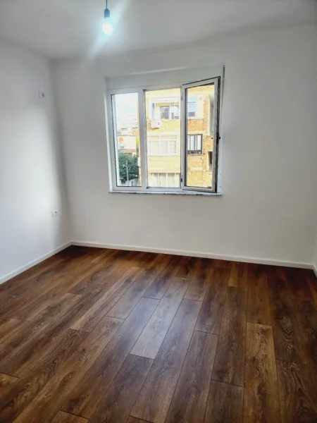 Tirane, shitet apartament 2+1 Kati 5, 128.000 €