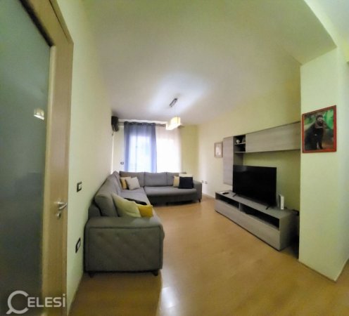 Tirane, jepet me qera apartament 2+1+Aneks+Ballkon Kati 2, 91 m² 900 € (BLLOKU)