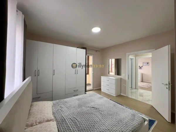 Pogradec, shitet apartament 2+1+Ballkon Kati 8, 135.000 €