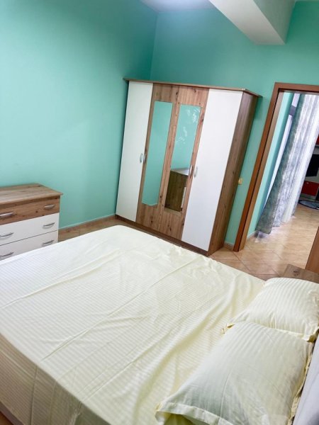 Tirane, jepet me qera apartament 1+1+Ballkon Kati 10, 77 m² 600 € (Rruga e Kavajes)