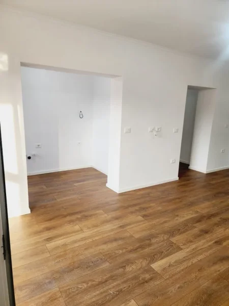 Tirane, shitet apartament 2+1 Kati 4, 77 m² 155.000 €