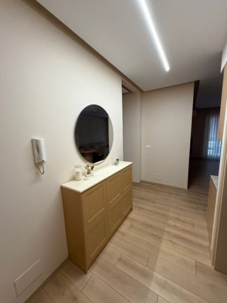 Tirane, jepet me qera apartament 2+1 Kati 4, 120 m² 900 € (Don Bosko)