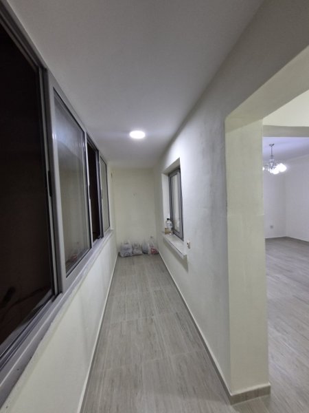 Tirane, jepet me qera apartament 1+1 Kati 4, 60 m² 400 € (Rruga Zonja Curre)
