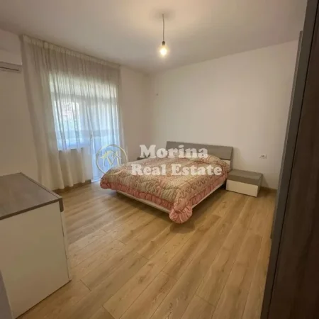 Tirane, jepet me qera apartament 2+1 Kati 3, 107 m² 700 € (Pazari Ri)