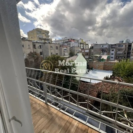 Tirane, jepet me qera apartament 2+1 Kati 3, 107 m² 700 € (Pazari Ri)