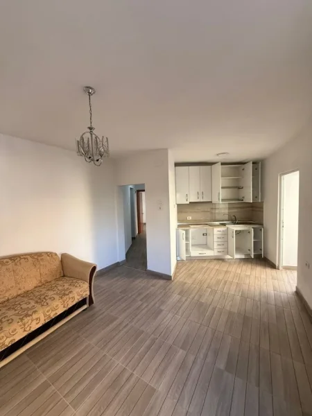 Tirane, shitet apartament 1+1 Kati 2, 72 m² 106.000 € (laprake)