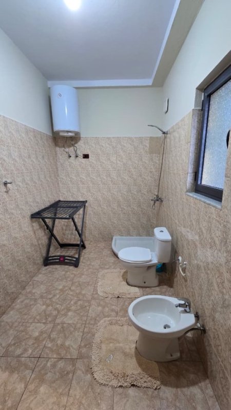 Tirane, jepet me qera shtepi 2+1 , 60 m² 550 Rruga Jordan Misja
