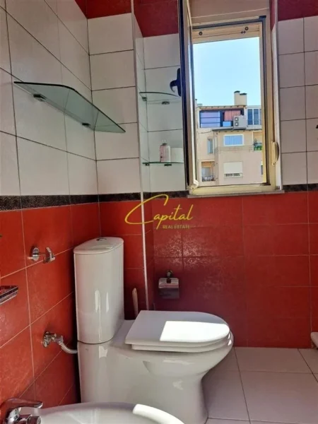 Tirane, jepet me qera apartament 2+1 Kati 4, 110 m² 275.000 € (LIQENI I THATE)