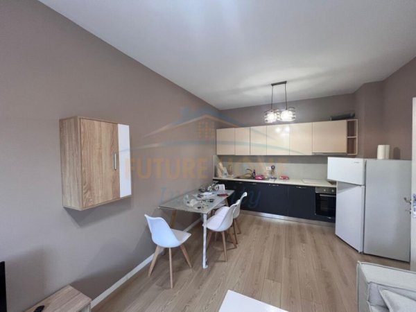 Tirane, jepet me qera apartament 1+1+Ballkon Kati 2, 60 m² 500 € (Kompleksi Asl2)