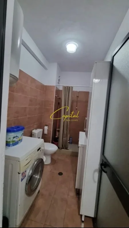 Tirane, jepet me qera apartament 2+1 Kati 4, 70 m² 450 € (YZBERISHT)