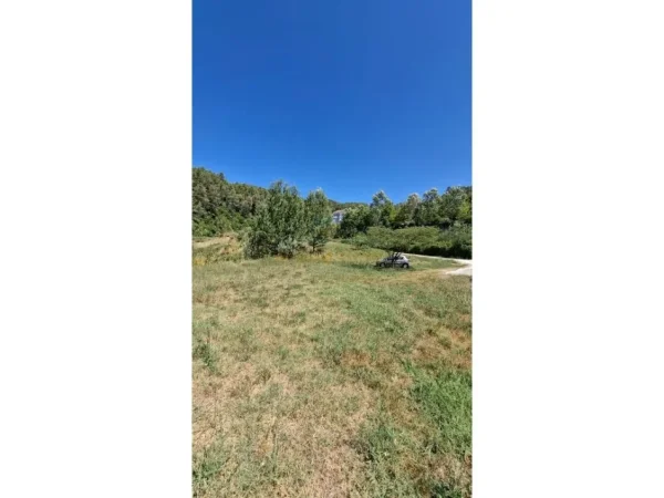 Tirane, shitet toke , 11.800 m² 1.500.000 € (FARKE)