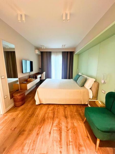 Tirane, jepet me qera apartament 1+1+Ballkon Kati 2, 71 m² 1.100 € (Rruga Perlat Rexhepi)