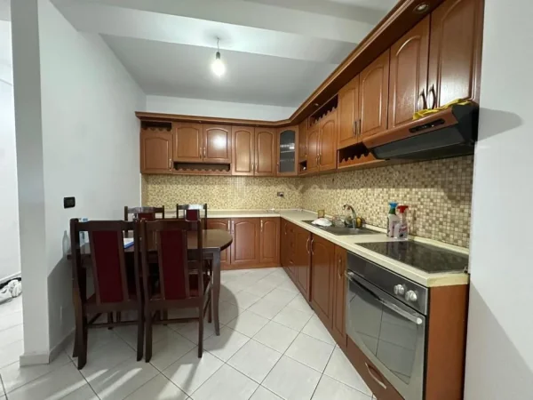 Tirane, shitet apartament 2+1+Aneks+Ballkon Kati 1, 92 m² 145.000 € (Astir)