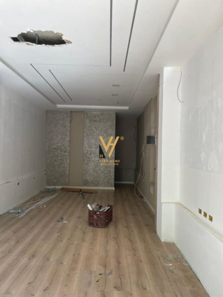 Tirane, jepet me qera dyqan Kati 0, 40 m² 600 € (ALI DEMI)
