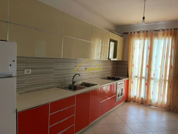 Tirane, jepet me qera apartament 2+1 Kati 2, 80 m² 450 € (KOPSHTI BOTANIK)