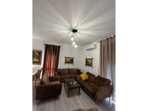 Tirane, shes apartament 2+1+Ballkon Kati 2, 102 m² 195.000 € (Restorant Durresi)