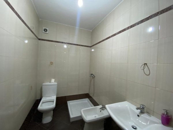 Tirane, jepet me qera apartament 2+1+Ballkon Kati 2, 100 m² 550 € (Jordan misja)