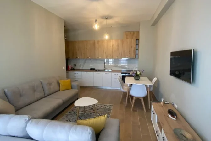 Tirane, jepet me qera apartament 1+1+Ballkon Kati 7, 72 m² 650 € (Rruga Riza Cerova)