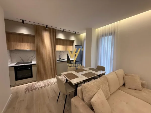 Tirane, jepet me qera apartament 1+1+Ballkon Kati 5, 60 m² 700 € (DON BOSKO)