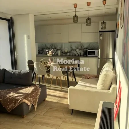 Tirane, jepet me qera apartament 2+1+Ballkon Kati 3, 120 m² 950 € (Dajt)